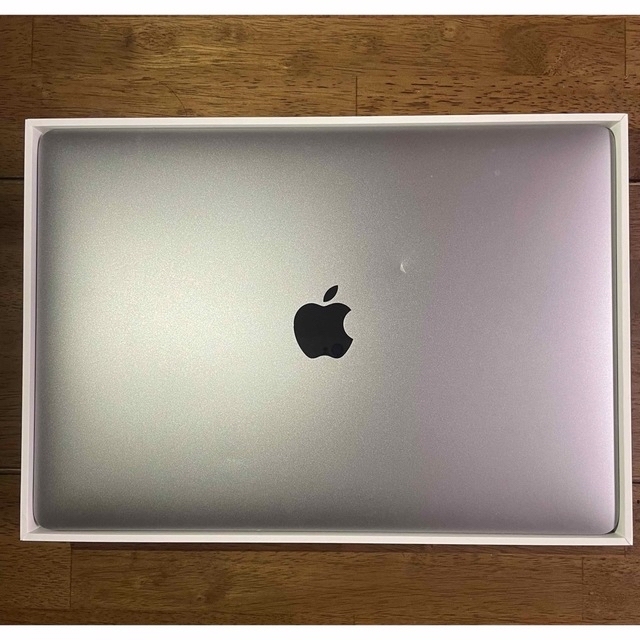 MacBook Air (Retina, 13-inch, 2018) 1