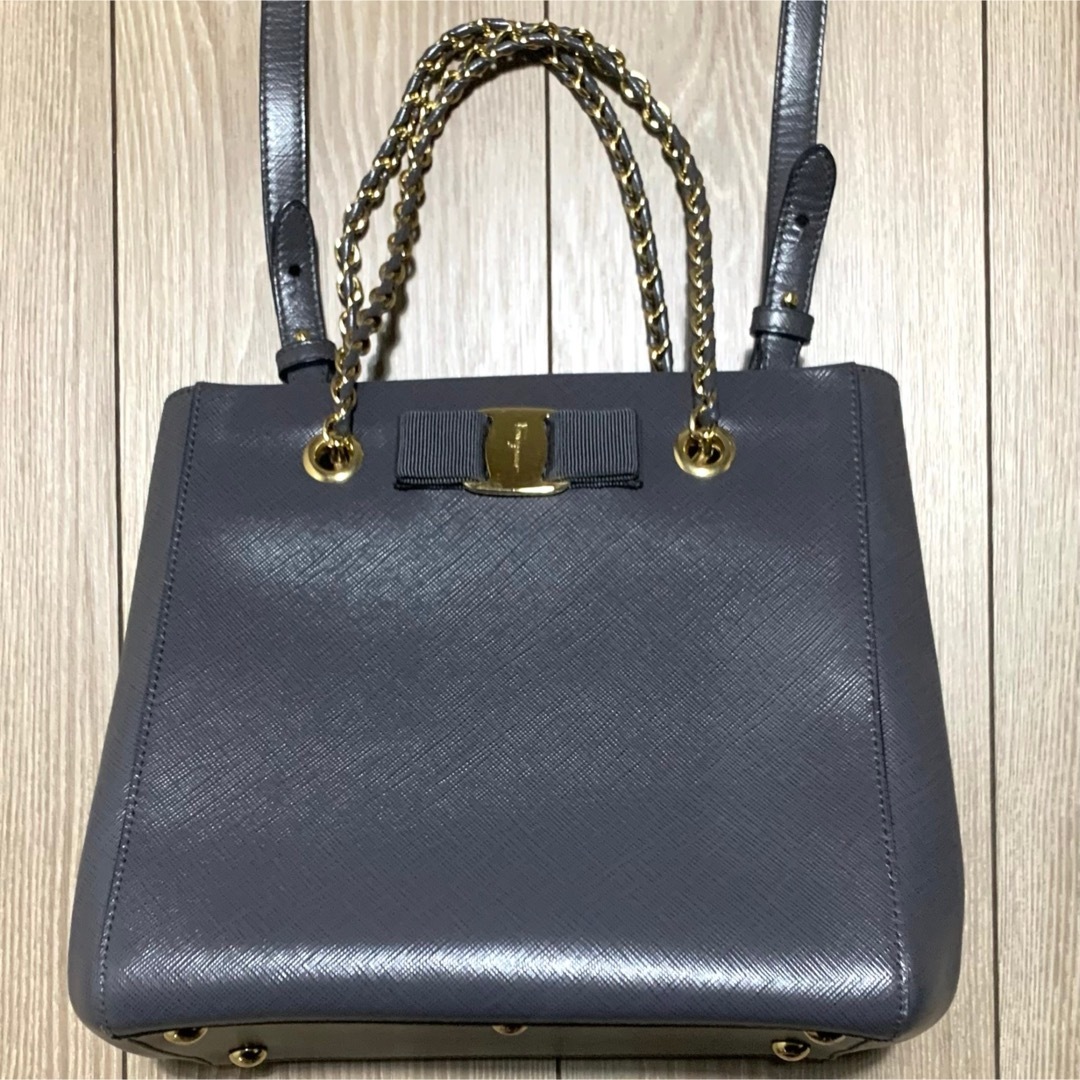 Salvatore Ferragamo(サルヴァトーレフェラガモ)のサルバトーレ　フェラガモのバッグ レディースのバッグ(ハンドバッグ)の商品写真