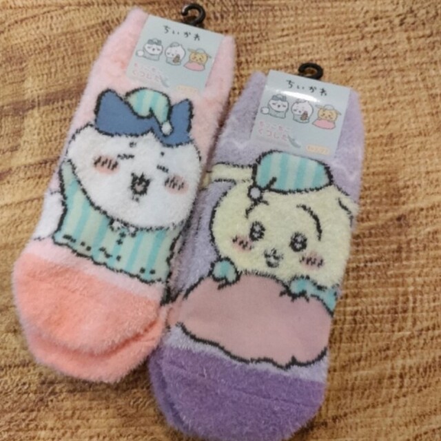 ちいかわ(チイカワ)の⭐ちいかわのモコモコくつした ソックス 23〜25cm ハチワレとタレミミうさぎ エンタメ/ホビーのおもちゃ/ぬいぐるみ(その他)の商品写真