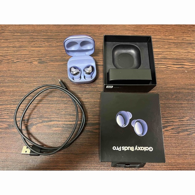 Galaxy(ギャラクシー)の(もっちぃ様専用)Galaxy Buds Pro Phantom Violet  スマホ/家電/カメラのオーディオ機器(ヘッドフォン/イヤフォン)の商品写真