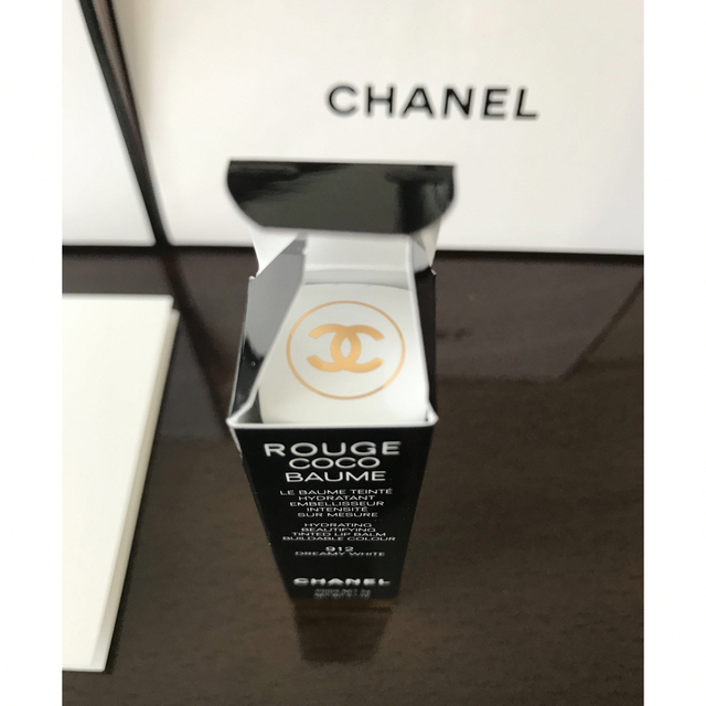 CHANEL(シャネル)のCHANEL ルージュココ　リップクリーム　ドリーミーホワイト コスメ/美容のベースメイク/化粧品(リップグロス)の商品写真