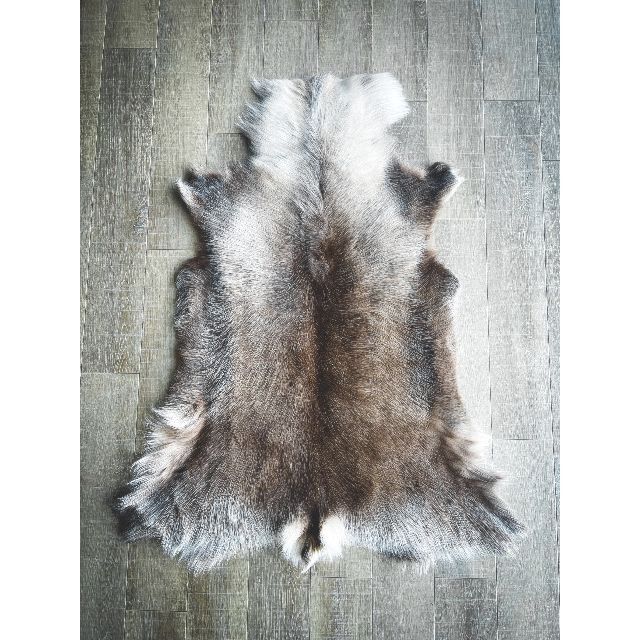 新品】スウェーデン産 トナカイの毛皮 アウトドア仕様 reindeer www