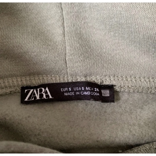 ZARA　クロップド丈フーディー　Sサイズ