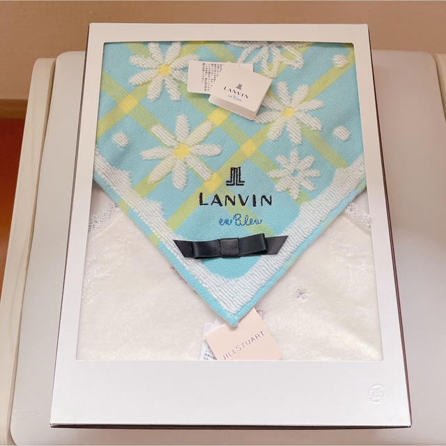 LANVIN en Bleu(ランバンオンブルー)の【新品】ブランドハンカチセット　ランバン　ジルスチュアート レディースのファッション小物(ハンカチ)の商品写真