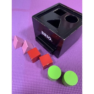ブリオ(BRIO)のおもちゃ　知育道具　子供用具　パズル　穴落とし(知育玩具)