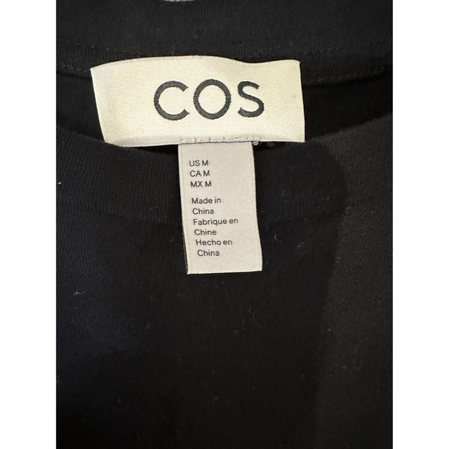 COS(コス)の美品★COS アシンメトリースカートパネルドレス 黒 レディースのワンピース(ひざ丈ワンピース)の商品写真