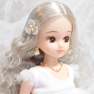 303リカちゃんネックレスヘアピンピアスセット（白小粒アクセと花）●*0219(その他)