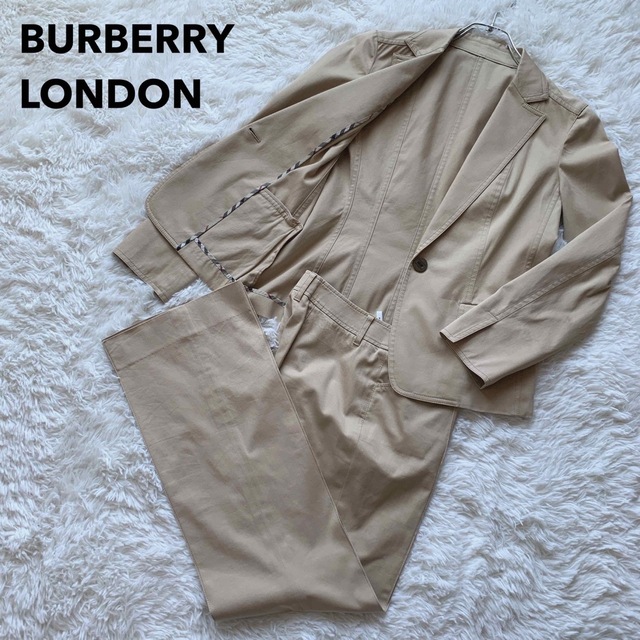 BURBERRY(バーバリー)のBURBERRY LONDON  パンツスーツ　サイズ38 美品　クリーニング済 レディースのフォーマル/ドレス(スーツ)の商品写真