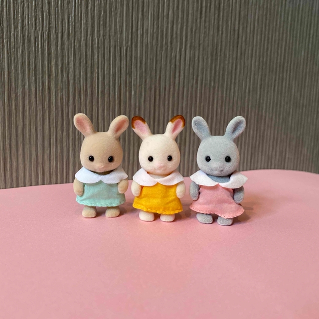EPOCH(エポック)のシルバニアファミリー ウサギの赤ちゃん 3体 エンタメ/ホビーのおもちゃ/ぬいぐるみ(ぬいぐるみ)の商品写真