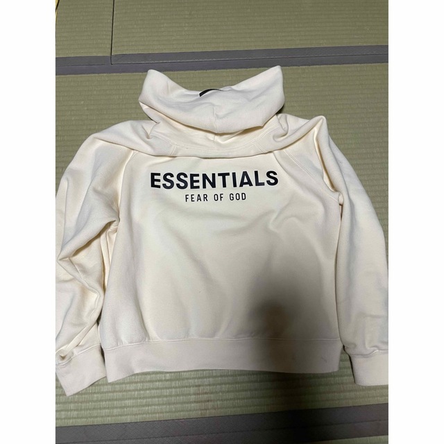 売り切り価格　essentials パンツ