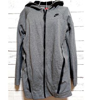 ナイキ(NIKE)の【美品】NIKE レディースジップアップパーカー M グレー(パーカー)