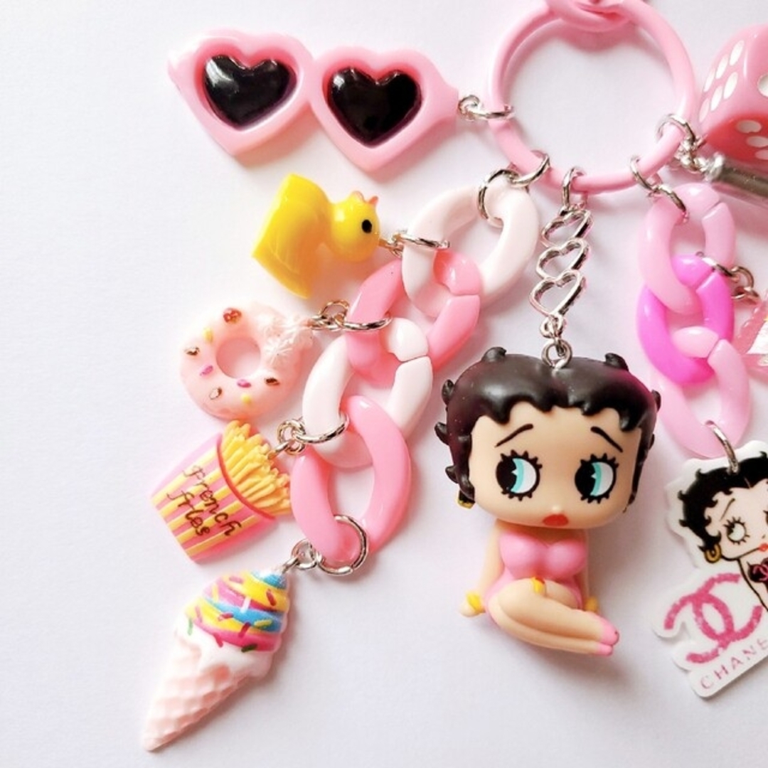 じゃらじゃらキーホルダー✰︎Betty Boop ハンドメイドのアクセサリー(キーホルダー/ストラップ)の商品写真