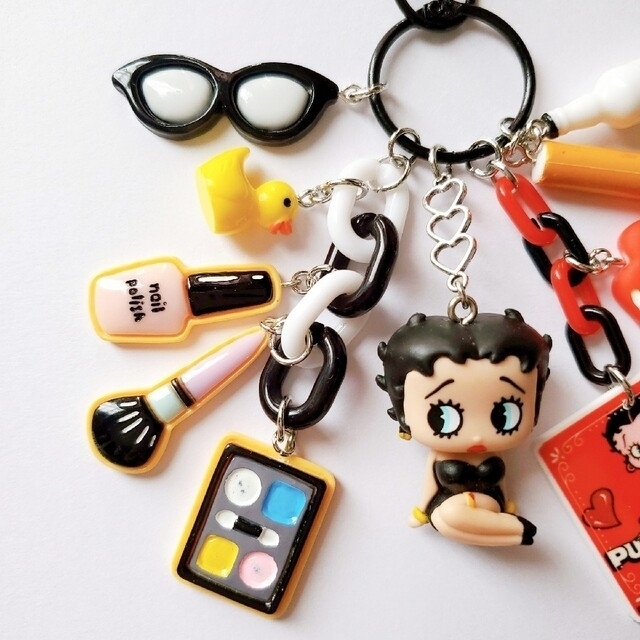 じゃらじゃらキーホルダー✰︎Betty Boop ハンドメイドのアクセサリー(キーホルダー/ストラップ)の商品写真