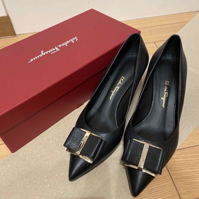 Salvatore Ferragamo(サルヴァトーレフェラガモ)のサルヴァトーレフェラガモ　ZAIA パンプス レディースの靴/シューズ(ハイヒール/パンプス)の商品写真