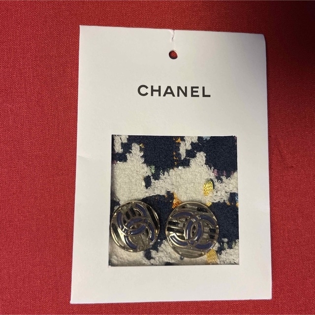 CHANEL(シャネル)のCHANEL ジャケット　未使用に近い美品 レディースのジャケット/アウター(その他)の商品写真