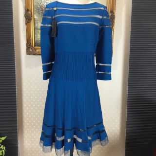 タダシショウジ(TADASHI SHOJI)の新品タグ付け☆ TADASHI SHIJO サイズM(TADA15)(ひざ丈ワンピース)