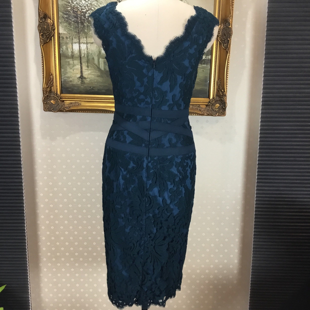 TADASHI SHOJI(タダシショウジ)の新品☆TADASHI SHIJO サイズ2 紺色　(TADA18) レディースのワンピース(ひざ丈ワンピース)の商品写真