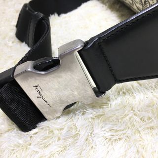 Salvatore Ferragamo - 【美品】Salvatore Ferragamo ボディバック