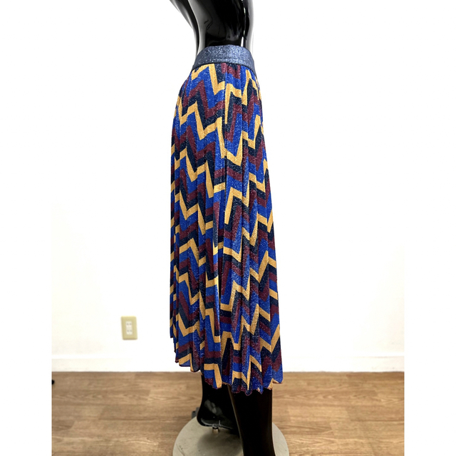 GALLARDA GALANTE(ガリャルダガランテ)の新品　プリーツスカート　ラメ　波型ボーダー　ミモレ丈　ウエストゴム　インポート レディースのスカート(ロングスカート)の商品写真
