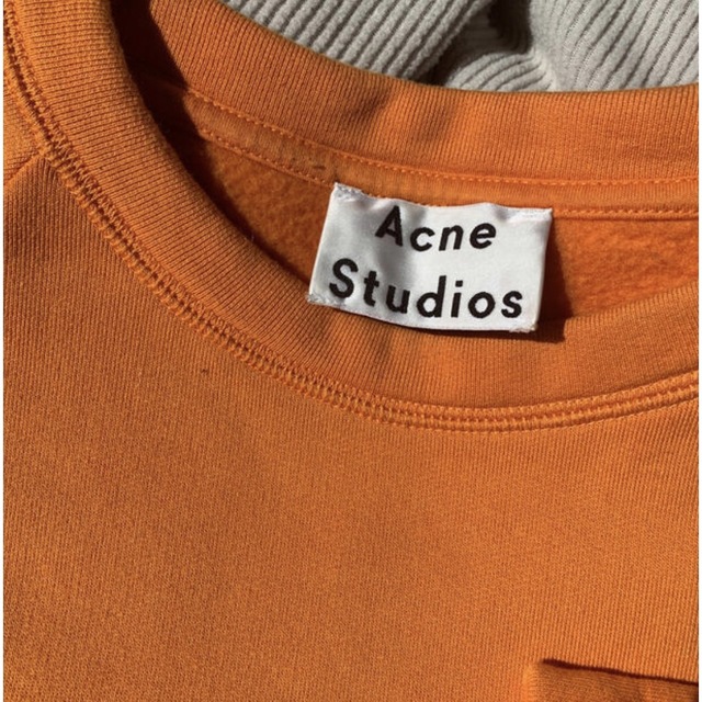 ACNE(アクネ)のAcne Studios orange sweat 再度お値下げ レディースのトップス(トレーナー/スウェット)の商品写真