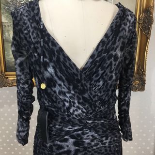 TADASHI SHOJI - 新品タグ付け☆ TADASHI SHIJO サイズM (TADA23)の