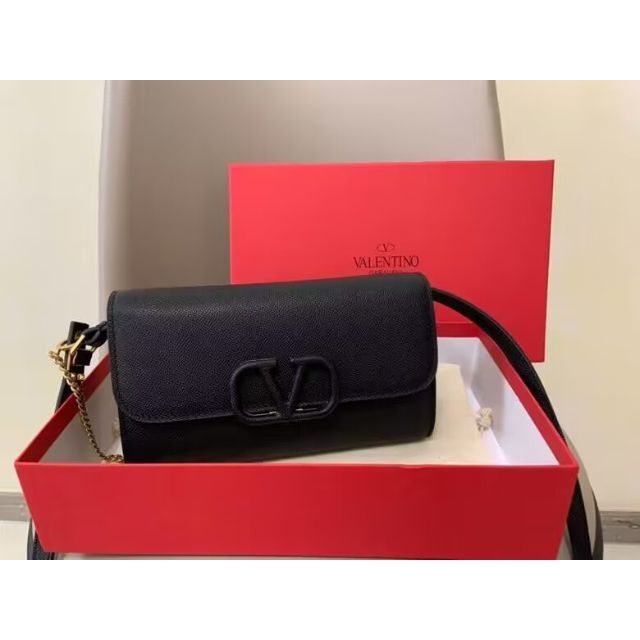 安心発送】 VALENTINO - VALENTINO ショルダーバッグ ショルダーバッグ