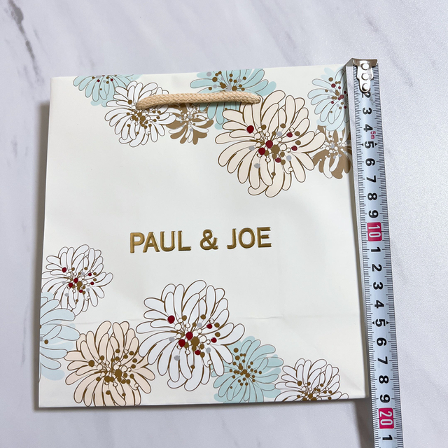 PAUL & JOE(ポールアンドジョー)のポールアンドジョー ショッパー 紙袋 2枚 paul&joe レディースのバッグ(ショップ袋)の商品写真