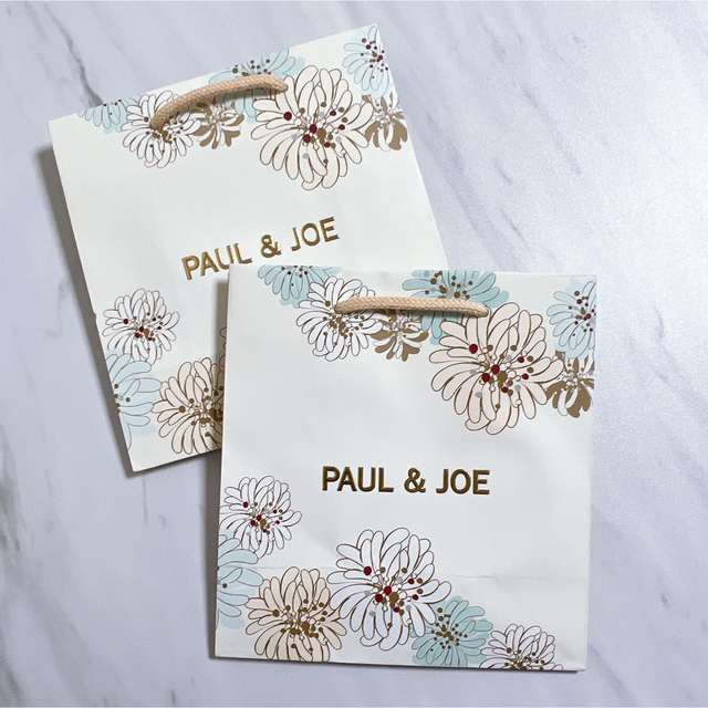 PAUL & JOE(ポールアンドジョー)のポールアンドジョー ショッパー 紙袋 2枚 paul&joe レディースのバッグ(ショップ袋)の商品写真