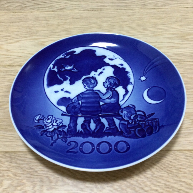 ROYAL COPENHAGEN(ロイヤルコペンハーゲン)のロイヤルコペンハーゲン　ミレニアムプレート　2000年　箱付 エンタメ/ホビーの美術品/アンティーク(陶芸)の商品写真