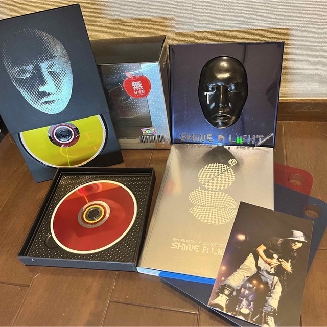 G-DRAGON (CD+DVD+写真集セット) 3