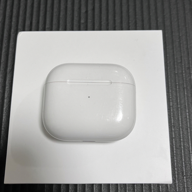 Apple(アップル)の【バラ売り可】アップル AirPods 第3世代　 スマホ/家電/カメラのオーディオ機器(ヘッドフォン/イヤフォン)の商品写真