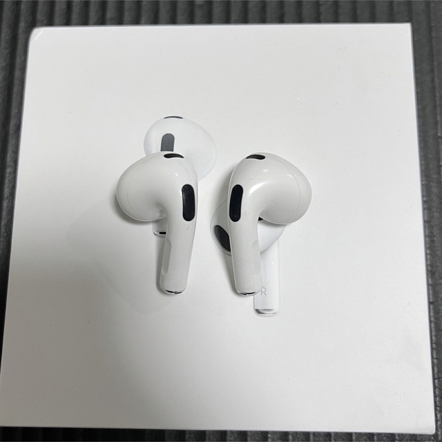 Apple(アップル)の【バラ売り可】アップル AirPods 第3世代　 スマホ/家電/カメラのオーディオ機器(ヘッドフォン/イヤフォン)の商品写真