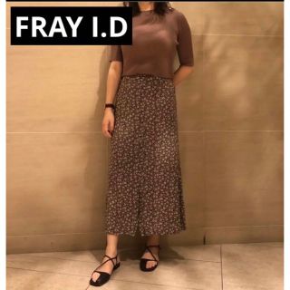 フレイアイディー(FRAY I.D)のFRAY I.D  フレイアイディー　フラワープリントナロースカート(ロングスカート)