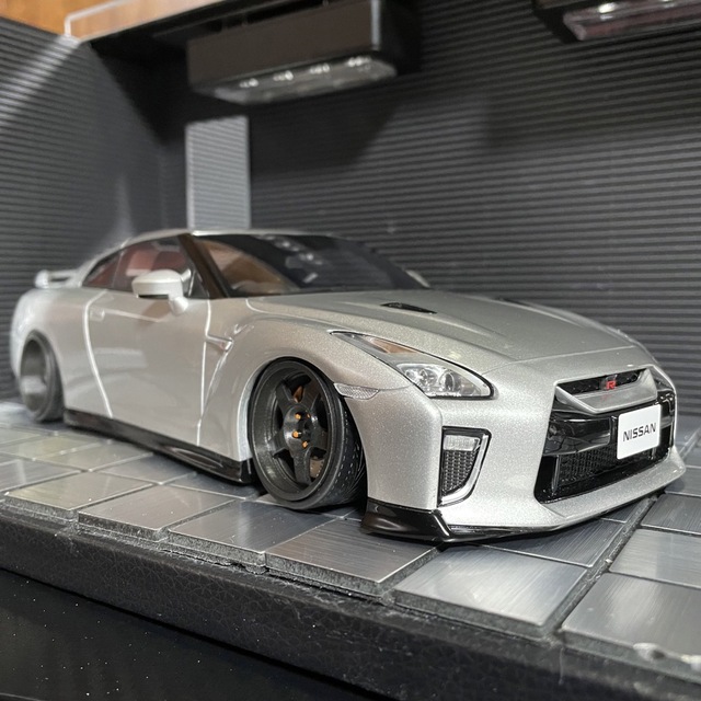 1/18 京商　NISSAN　GTR プレミアムエディション