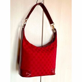 Gucci - GUCCI グッチ ワンショルダーバッグ GGキャンバス レッドの ...