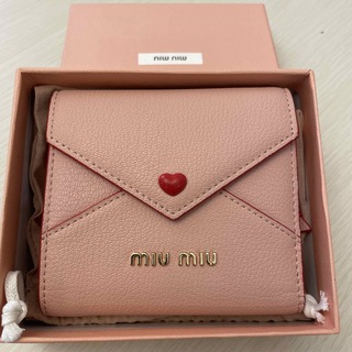 ミュウミュウ(miumiu)のミュウミュウ　財布　ミニ財布　ピンク　ハート　箱あり　訳あり(財布)