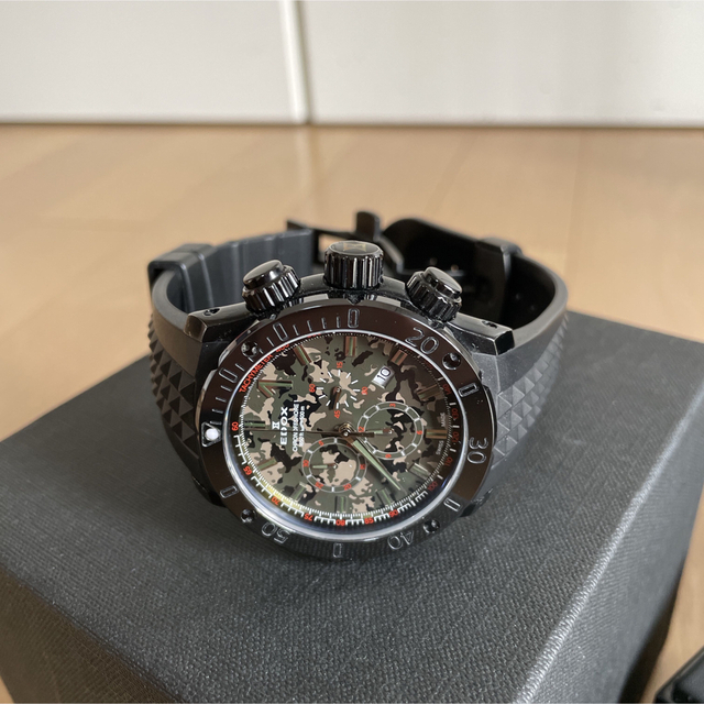 EDOX(エドックス)のEDOXクロノオフショア1クロノグラフ　10221-37N1-VM1-S 中古 メンズの時計(腕時計(アナログ))の商品写真