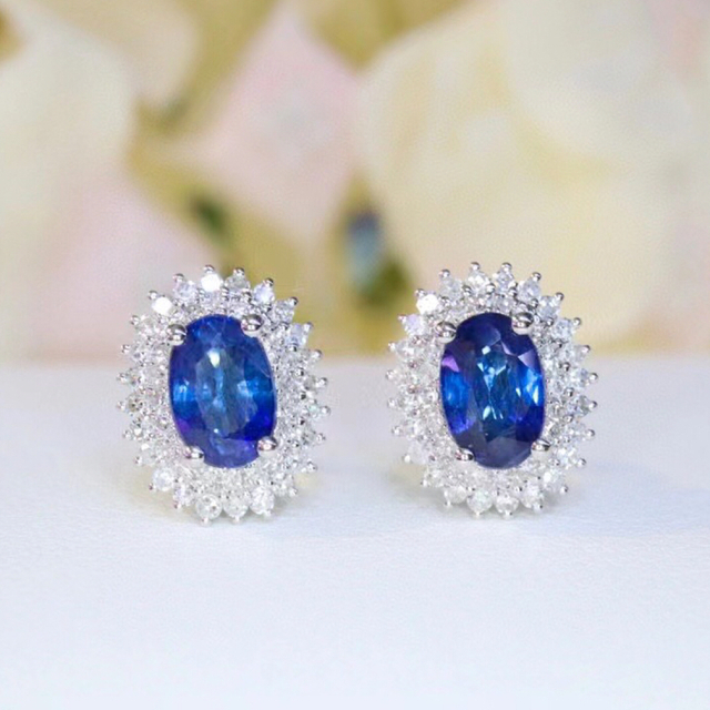 人気定番の 天然 ロイヤル ブルーサファイア ダイヤ ピアス1.38ct k18