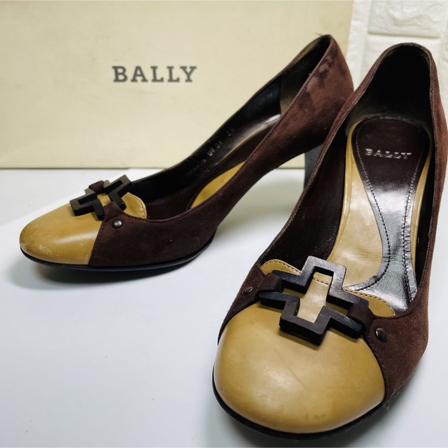 Bally(バリー)のBally バリー　コンビ　パンプス　23 レディースの靴/シューズ(ハイヒール/パンプス)の商品写真