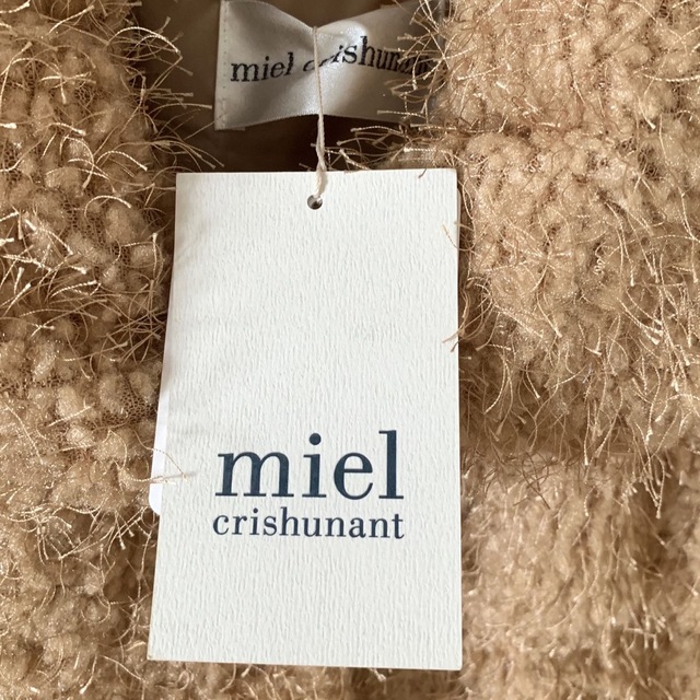 Miel Crishunant(ミエルクリシュナ)の《新品タグ付》miel crishunant   プードルショートコート レディースのジャケット/アウター(毛皮/ファーコート)の商品写真