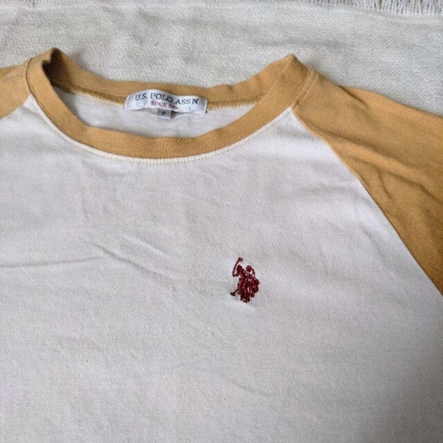 U.S. POLO ASSN.(ユーエスポロアッスン)のU.S.POLO ASSN. 黄色　半袖Tシャツ　カジュアル　デニム合わせ レディースのトップス(Tシャツ(半袖/袖なし))の商品写真