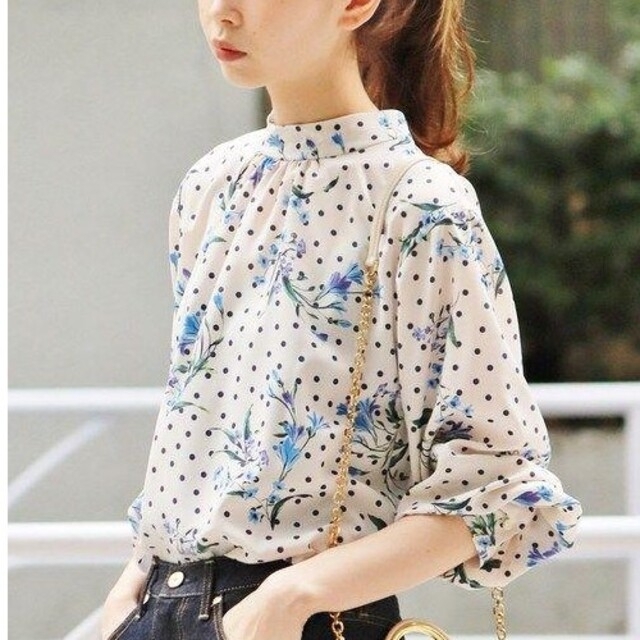 ☆新品未使用タグ付き☆バレンシアガ☆ボウタイ花柄ブラウス☆美しい