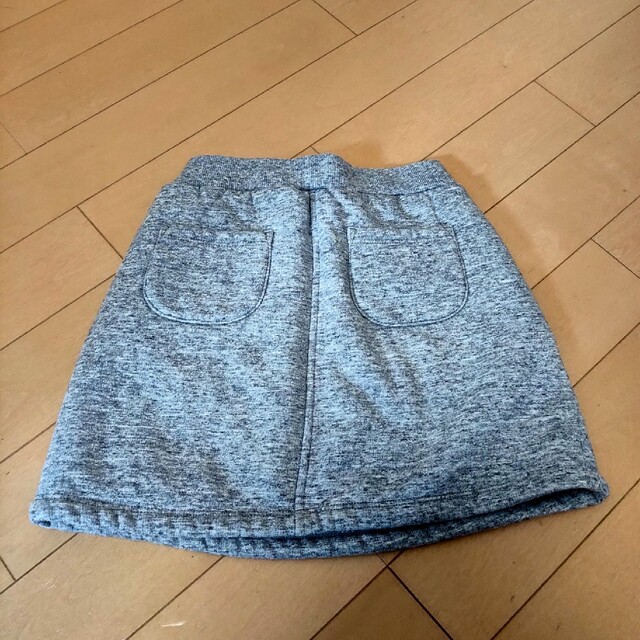 UNIQLO(ユニクロ)のユニクロ　子供服　スカート　裏起毛　サイズ120 キッズ/ベビー/マタニティのキッズ服女の子用(90cm~)(スカート)の商品写真