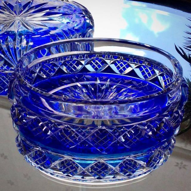 激安店舗 Baccarat - 小物入れ 蓋物 ブルー被せクリスタル オールド 激安店舗 Baccarat - 小物入れ 蓋物 ブルー被せクリスタル オールド