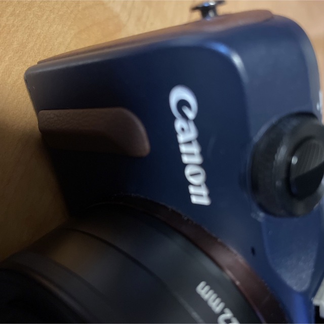 Canon(キヤノン)のCanon EOS M2 ダブルレンズキット  ミラーレス 一眼 カメラ スマホ/家電/カメラのカメラ(ミラーレス一眼)の商品写真