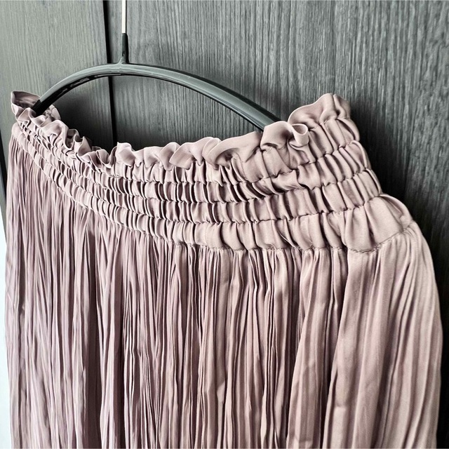 FRAY I.D(フレイアイディー)のFRAY I.D／くすみピンク スカート プリーツ フレイアイディー レディースのスカート(ロングスカート)の商品写真