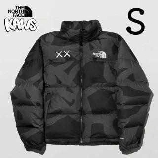 ザノースフェイス(THE NORTH FACE)の【S】新品カウズ × ザ ノース フェイス レトロ 1996 ヌプシ ジャケット(ダウンジャケット)