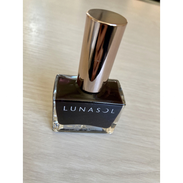 LUNASOL(ルナソル)のルナソル ネイルポリッシュ05 コスメ/美容のネイル(マニキュア)の商品写真