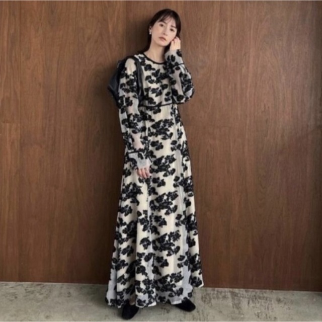 即日発送】FLOW FLOWER JACQUARD ONE PIECE 格安新品 brcstarch.com.br
