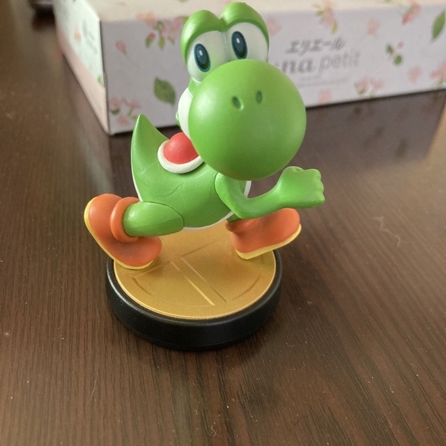 任天堂(ニンテンドウ)のamiibo ヨッシー　大乱闘スマッシュブラザーズシリーズ エンタメ/ホビーのゲームソフト/ゲーム機本体(家庭用ゲームソフト)の商品写真